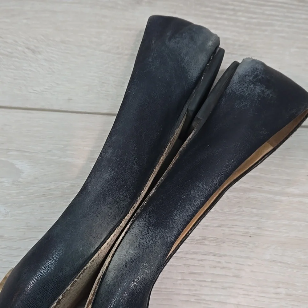 Tory Burch Women Elegant Flats with Gold Accent Logo Ballet Shoes Sz 7.5M